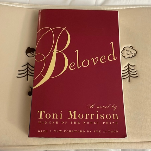 Beloved novel by Toni Morrison - Picture 1 of 4